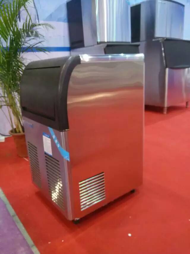 廠家直銷 日產(chǎn)量 35KG制冰機 方冰機 奶茶漢堡咖啡KTV專用冰塊機