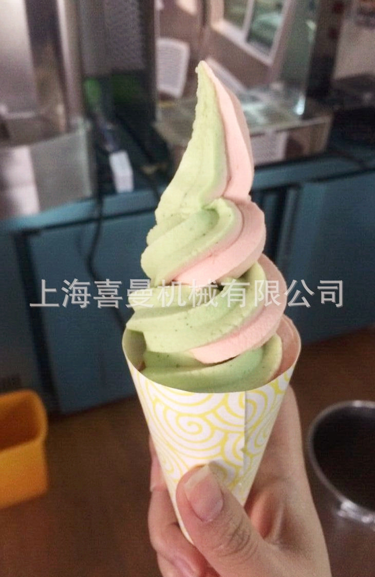 熱銷商用冰淇淋機(jī) 軟冰淇淋機(jī) 冰激凌機(jī) 三頭雪糕機(jī) 酸奶冰淇淋機(jī)