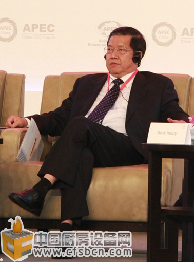 原外經(jīng)貿(mào)部首席談判代表、副部長龍永圖